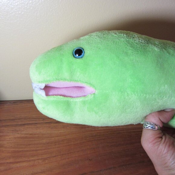 plush green moray eel 52" stuffed animal petting zoo (W3588) - Picture 3 of 6